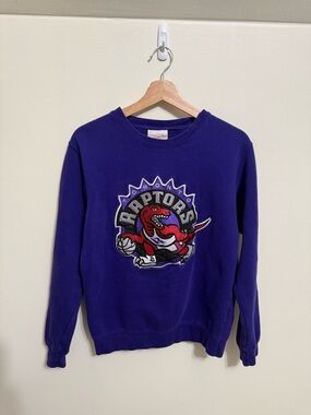 Toronto Raptors Purple Crewneck Sweatshirt - Retro Logo Mitchell & Ness